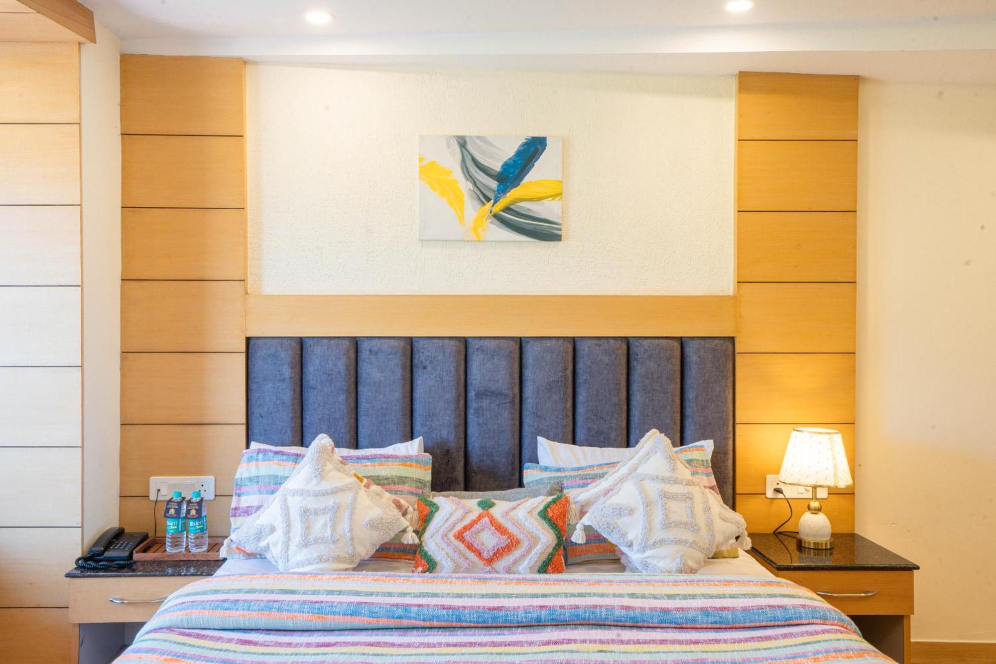 Super Hotel By Perfectstayz Mall Road Mussoorie Exterior photo