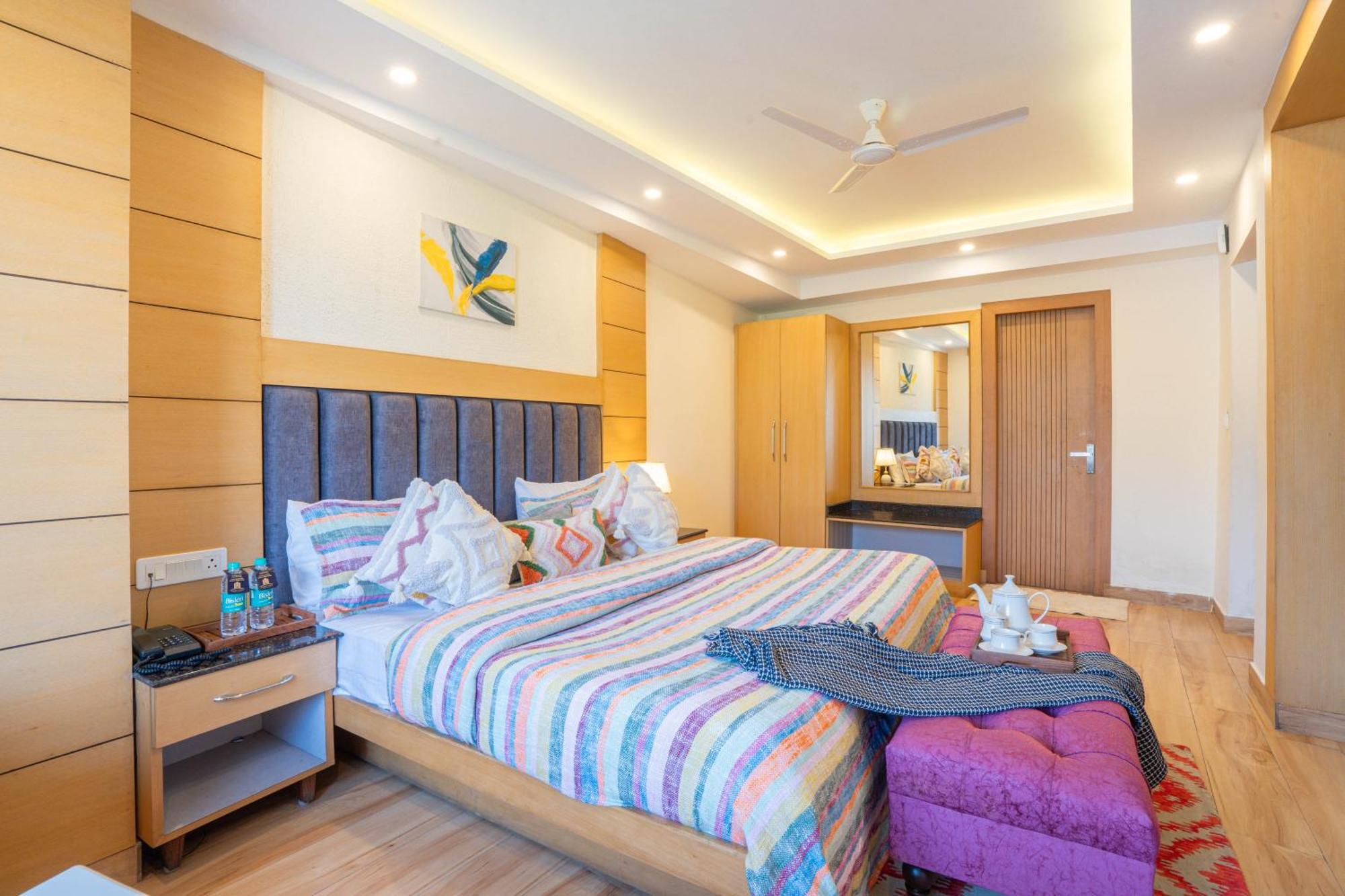Super Hotel By Perfectstayz Mall Road Mussoorie Exterior photo